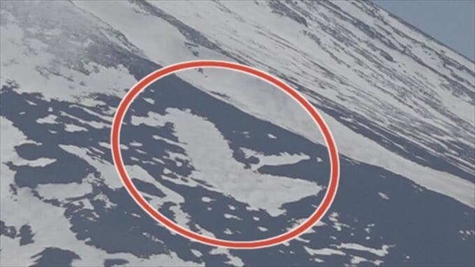 「ヒヨコみたい」　富士山に“農鳥”出現　過去2番目の早さ　今月 暖かい日が続き一足早く現れる　山梨・富士吉田市|TBS NEWS DIG