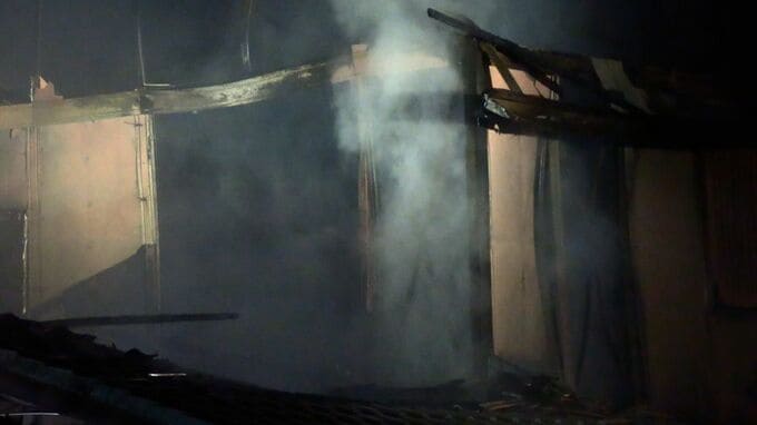 「高齢女性の住む家から炎がみえる」未明に住宅を全焼する火事　女性（75）がやけどを負い救急搬送【岡山・南区】|TBS NEWS DIG