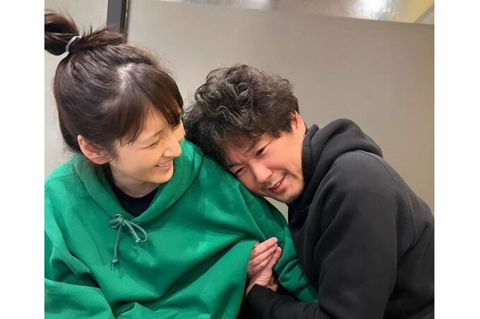 俳優・山崎樹範さん・吉井怜さん夫妻　ラブラブショットを披露　「一生この人に甘えて生きる」「一生甘えてください笑」　|TBS NEWS DIG