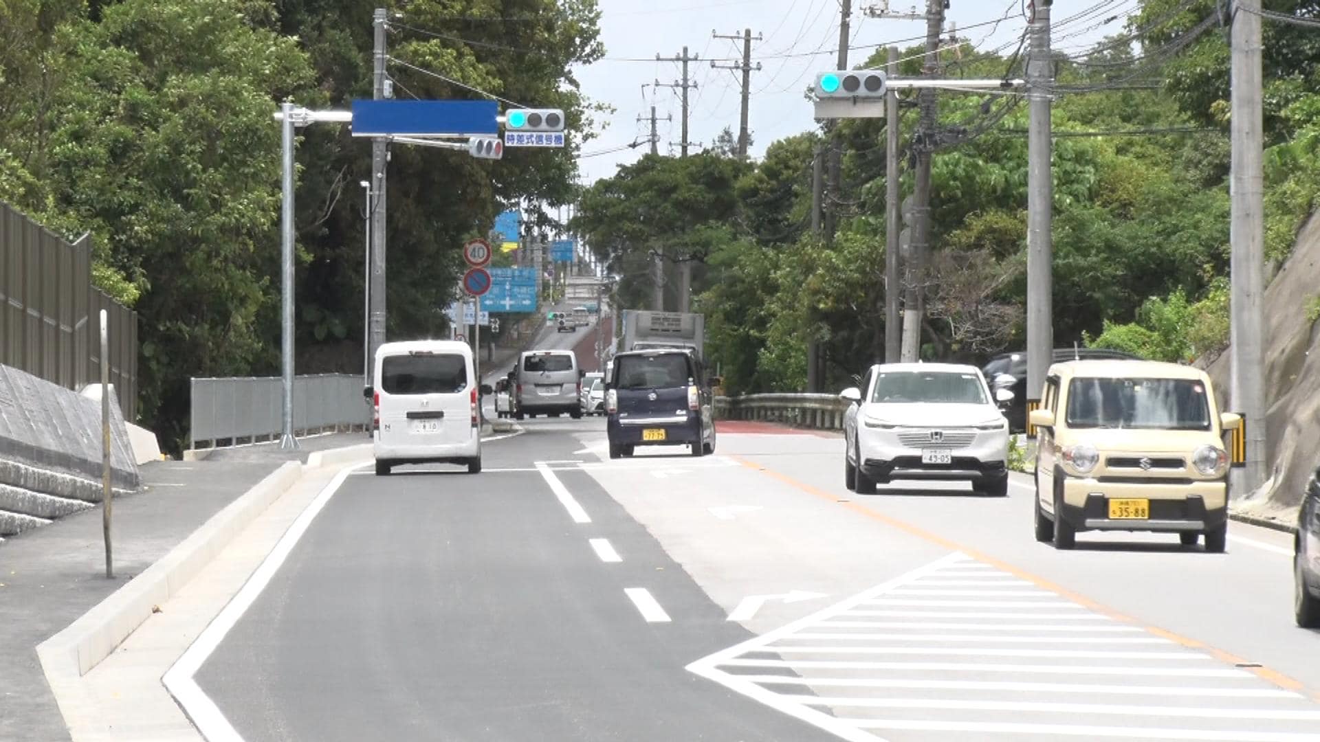 ジャングリア渋滞対策で右折帯の設置完了 名護市の県道84号線 | 沖縄の