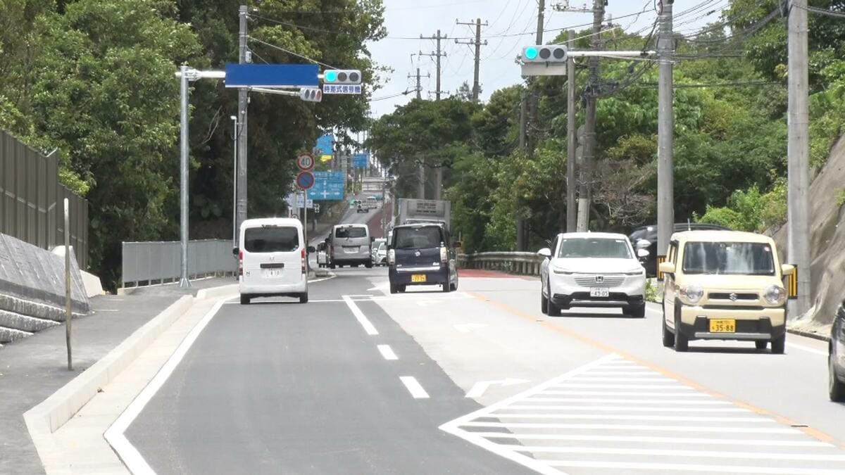 ジャングリア渋滞対策で右折帯の設置完了 名護市の県道84号線 | 沖縄の