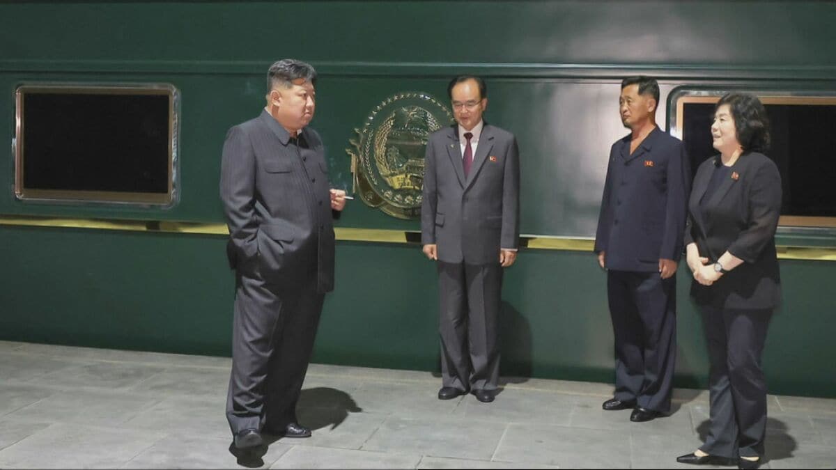 速報】金正恩総書記の専用列車が中国入り 朝鮮労働党機関紙伝える