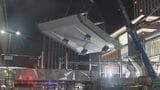 広島駅の路面電車乗り場に大屋根架かる　未明に巨大クレーンで設置　|　RCC NEWS | 広島ニュース | RCC中国放送