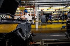 GMが米3工場で5500人一時解雇、EV生産を見直し－税控除撤廃で需要減| TBS CROSS DIG with Bloomberg