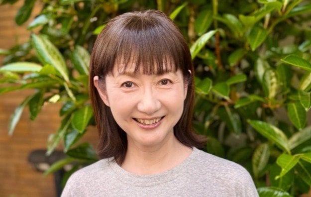 【 がん闘病 】古村比呂さん　「このまっすぐな髪型は　今現在　自分では出来ない髪型なのです」　帯状疱疹で抜けた髪が「抗がん剤の影響でクリクリの癖毛＆短い」|TBS NEWS DIG