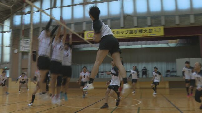 豪快にプレー 9人制バレー tysカップバレーボール選手権 山口・下松|TBS NEWS DIG