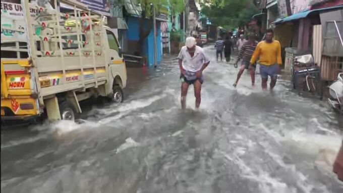 サイクロン接近のインド南部で大雨による洪水被害　これまでに少なくとも9人死亡|TBS NEWS DIG