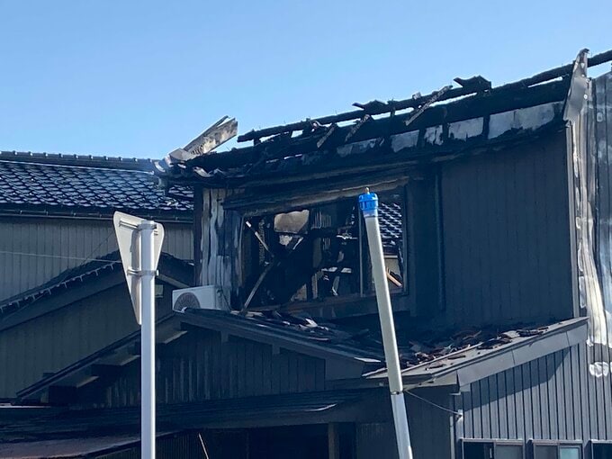 魚津市で住宅火災相次ぐ　合わせて２棟が全焼 けが人なし|TBS NEWS DIG