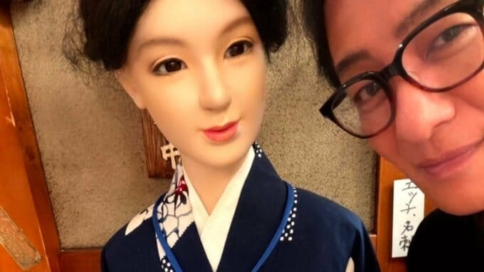 【 片岡愛之助 】南座近くで〝妻がいたので写メ〟　フィギュアに「藤原紀香」の名札〝今度聞いてみよ〟　夫＝ルパン・妻＝キャッツアイ　共に人気泥棒キャラに|TBS NEWS DIG