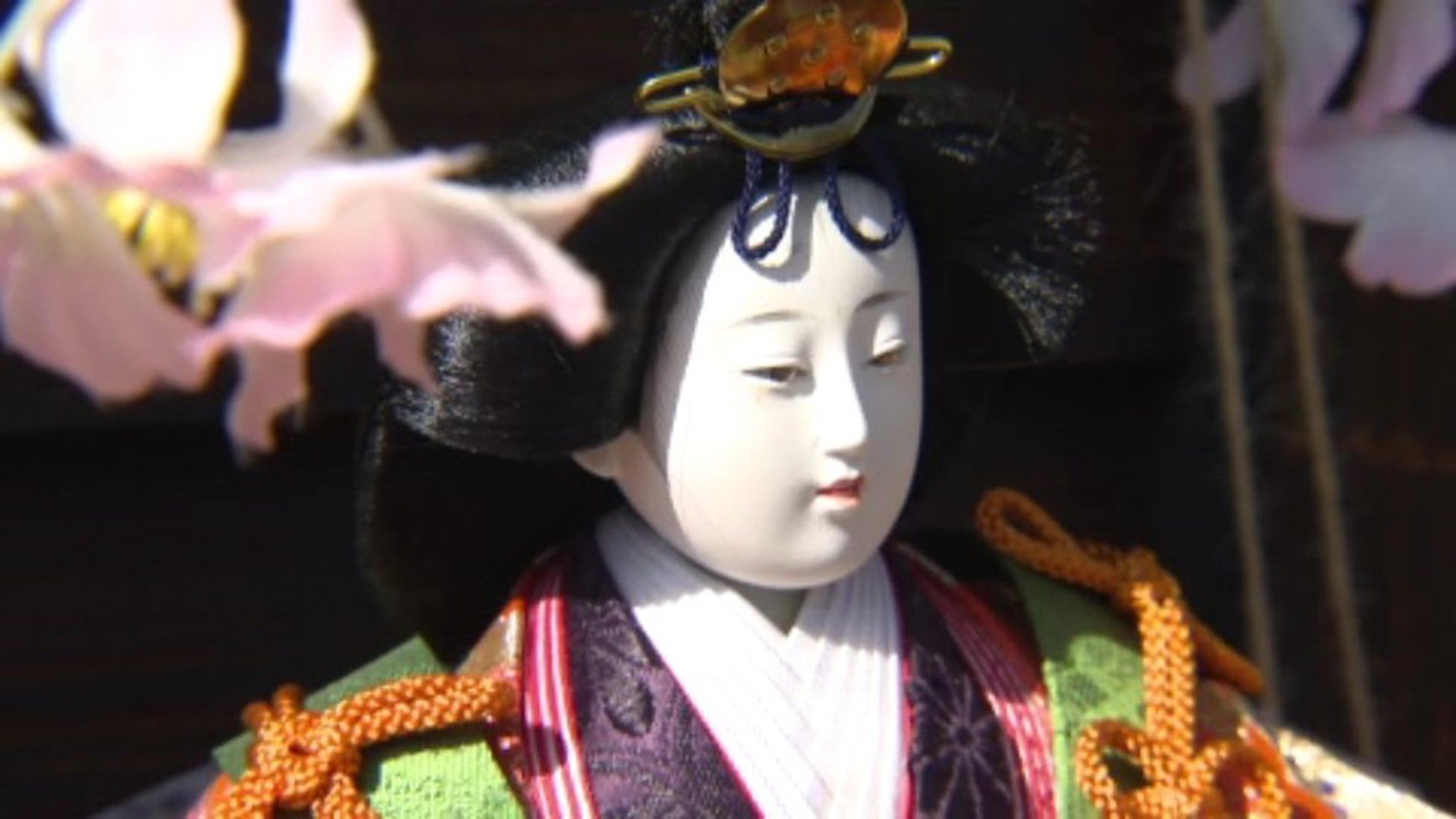 約1万体のひな人形！高さ4mの“ひな人形ピラミッド”も 愛媛県久万高原町