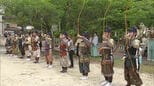 還暦は”第二の人生の出陣”　飯盛神社で「鎧着初めの式」重さ約20キロの鎧や兜をまとい儀式|TBS NEWS DIG