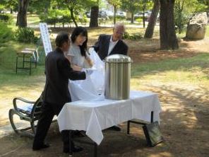 タイムカプセルで20年後に宛てた手紙180通が「迷子」に 平成の大合併前に町民から募集 開封後差額分負担して発送も宛先不明で届かず「心当たりがあれば連絡を」長野・安曇野市|TBS NEWS DIG