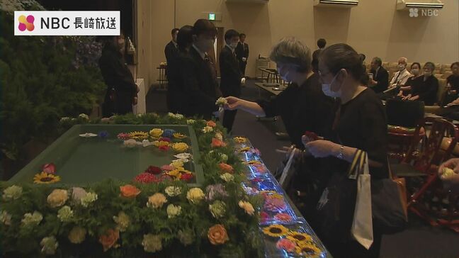 「初盆供養祭」花を浮かべて故人偲ぶ　8月15日は精霊流し【長崎】|TBS NEWS DIG