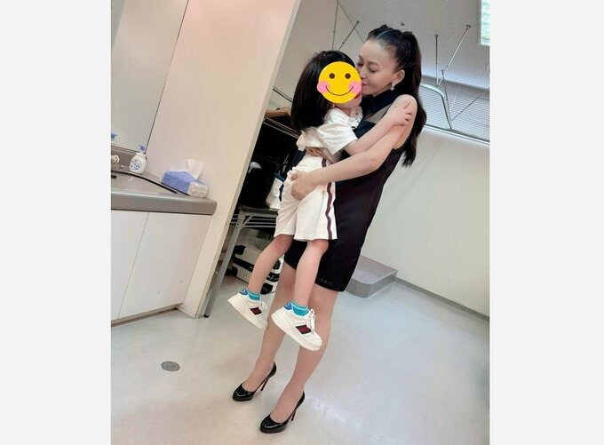 【 華原朋美 】 「君がいるから頑張れるよ❤」「ママは最高に幸せだよ❤」　子どもと２ショット　「これからも毎日いっぱい笑おうね❤」|TBS NEWS DIG
