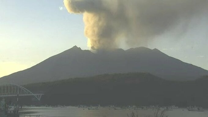桜島で噴火　噴煙１３００ｍ【３０日・１日の降灰予報】鹿児島・宮崎|TBS NEWS DIG