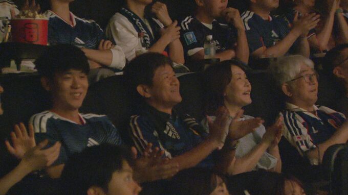 サッカーワールドカップ 日本vsスウェーデン 名古屋の映画館からもサポーターが全力応援！ ｢最高の景色をみんなで見られたらいいな｣ 　|　名古屋・愛知・岐阜・三重のニュース【CBC news】 | CBC web