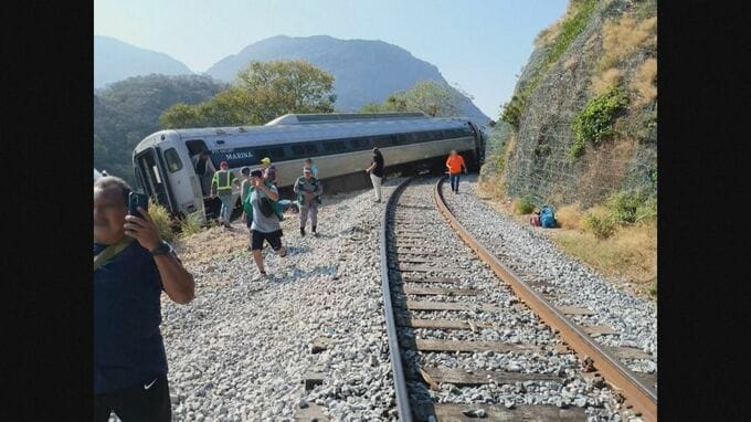 メキシコで脱線事故　少なくとも13人死亡 98人負傷|TBS NEWS DIG