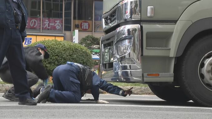 【速報】すすきの交差点で高齢女性が大型トレーラーにはねられる　女性は意識不明の重体【国道36号】現場には杖や靴が散乱　|　北海道のニュース｜HBC北海道放送