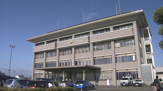 滋賀県守山市でペットの蛇が逃げる　「ミルクスネーク」全長約１００センチ・まだら模様　警察が注意呼びかけ|TBS NEWS DIG