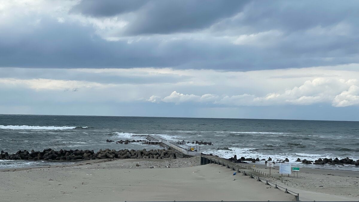 サムネイル_釣り人に人気『新潟港海岸の突堤』今年も22日から“開放”「マナーを守って 安全に」新潟県