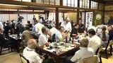 珍しい「男芸者」が伝統芸で盛り上げ 老舗料亭が100周年で記念の宴席 岩手・奥州市|TBS NEWS DIG