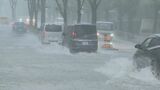 乗用車が車体の半分まで水に浸かる、九州北部で“非常に激しい雨”1時間に50ミリ超 | 福岡のニュース|RKB NEWS|RKB毎日放送