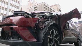 名古屋の繁華街で10代くらいの男女はねられ意識不明の重体 乗用車の66歳男性「歩行者とぶつかった」と自ら通報 現場は信号交差点の横断歩道|TBS NEWS DIG