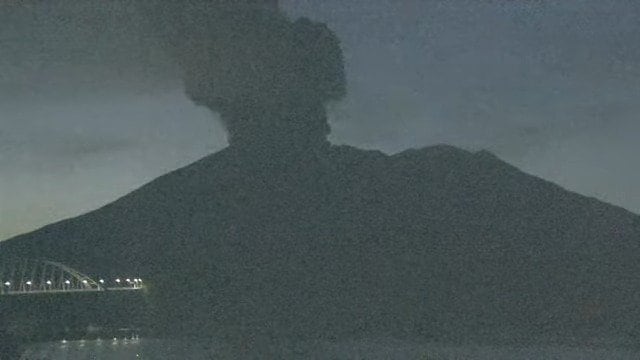 桜島で爆発的噴火　噴煙1900ｍ【今夜・あすの降灰予報】鹿児島　|　鹿児島のニュース｜MBC NEWS｜南日本放送