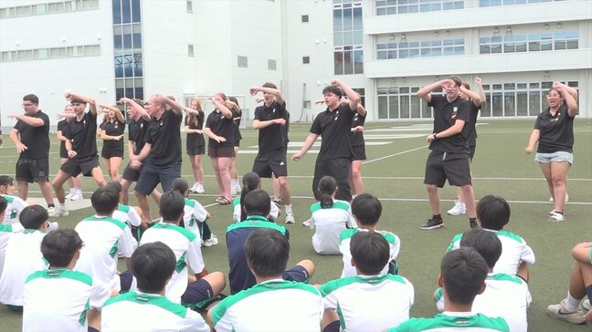 「いい経験になった」ニュージーランドの高校生と交流 クイズや伝統舞踊“ハカ”を披露 山梨・駿台甲府高校|TBS NEWS DIG