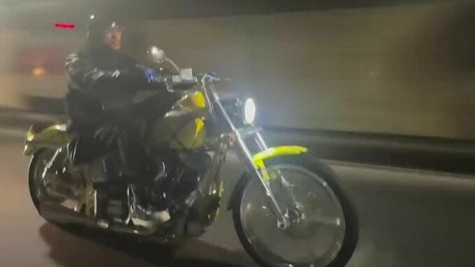 【 長瀬智也 】「チョッパーで走るオレ」レジェンドがペイントしたハーレーにご満悦「カッコ良すぎて申し訳ございません」|TBS NEWS DIG