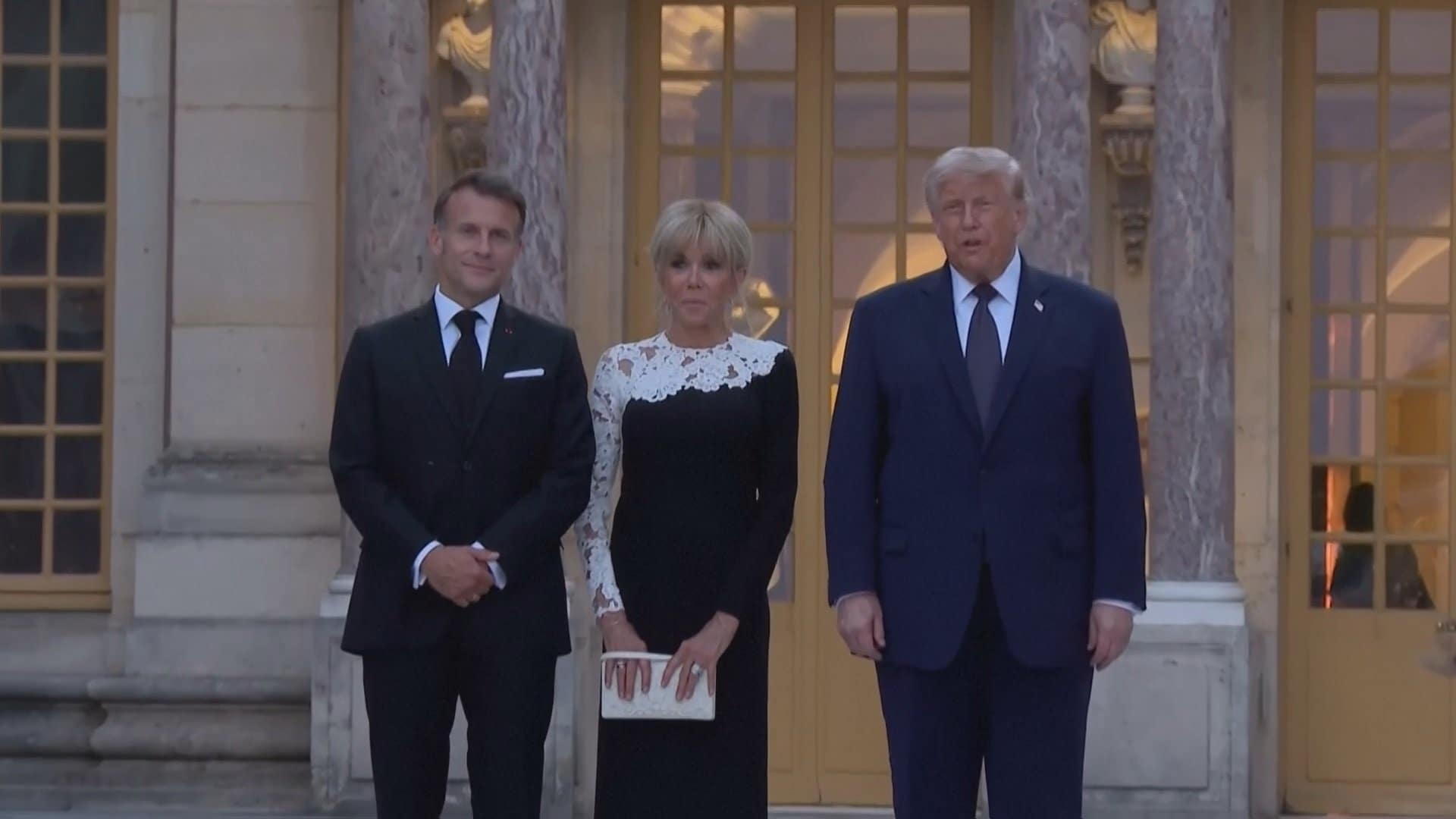 マクロン大統領とトランプ大統領がベルサイユ宮殿で晩さん会