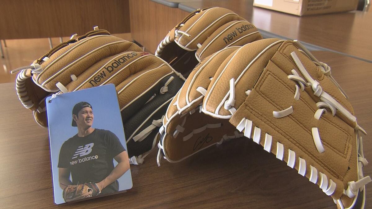 非売品　ドジャース　大谷翔平　野球しようぜ！　サインプリントグローブフィギュア Yahoo!オークション -「大谷 野球しようぜ」の落札相場・落札価格