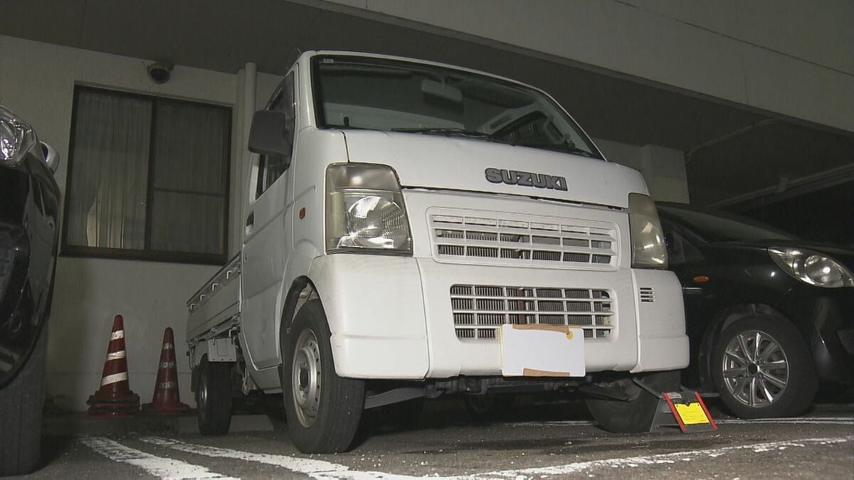 交差点で右折してきた軽トラックにはねられ、歩いていた61歳男性死亡　岐阜・美濃加茂市