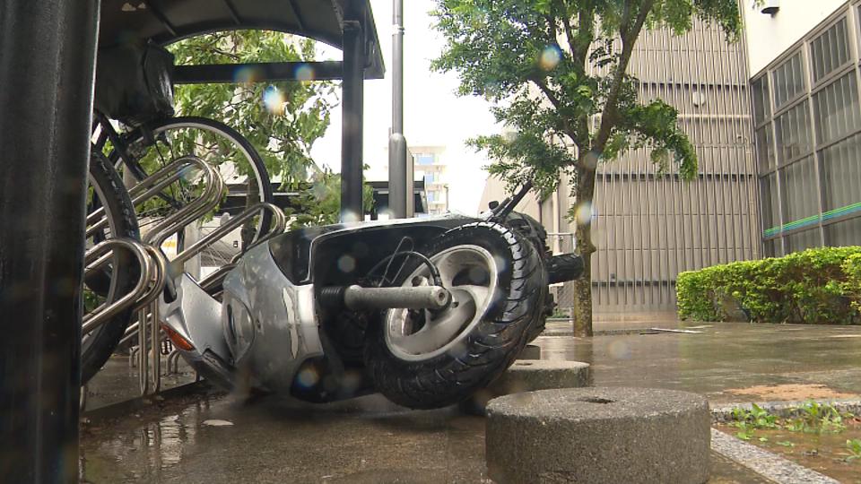 台風13号　県民生活に大きく影響　沖縄