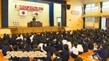今年も残り1週間…小中学校で終業式「みんなで正月料理食べたい」「来年は字をきれいに」2週間の冬休みへ　鹿児島|TBS NEWS DIG