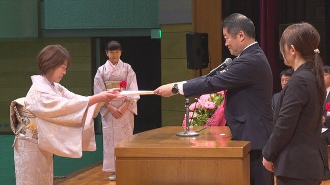 「看護の使命を全うします」山梨県が看護師と保健師20人を「看護功労者」として表彰|TBS NEWS DIG