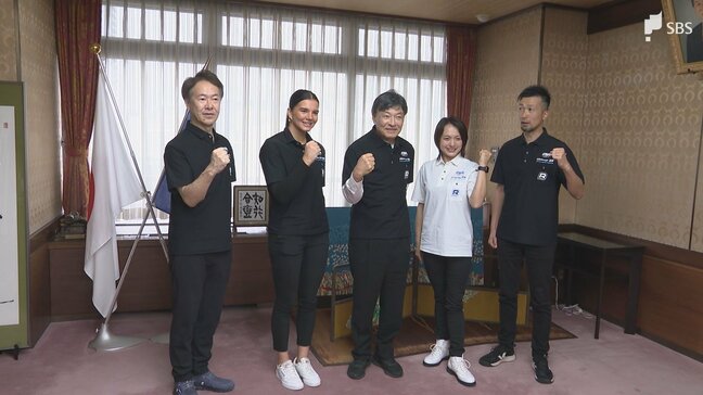 「チャンスを確実につかみ取っていきたい」女性ドライバー専門のレースチームが市長を表敬訪問 ニューフェイスが活躍誓う＝静岡市|TBS NEWS DIG