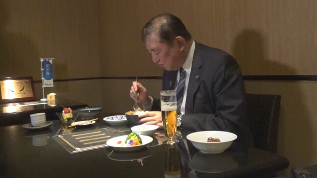 石破総理、田村牛など鳥取食材盛りだくさんの会席料理を堪能し…「この店はカレーある？」ご飯に大好物のカレーをかけてもらう　山陰議員の力を合わせ「日本の食を守る」決意新たに|TBS NEWS DIG