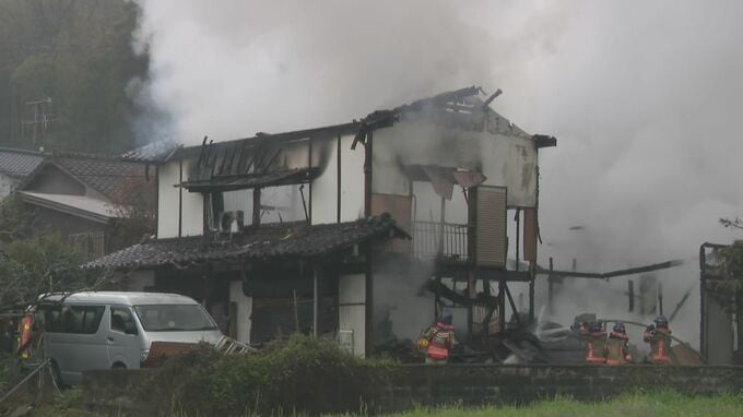 未明に住宅一棟が全焼する火事　住人の男性（７９）が顔や腕に軽いやけど　福岡・宮若市|TBS NEWS DIG
