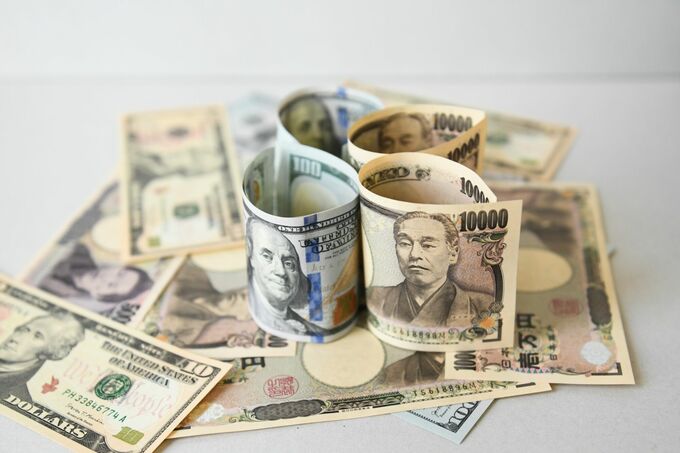 円は149円半ばに下落、株高でリスク選好の円売り-ウクライナ情勢注視