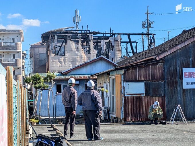 「2階建ての住宅から黒煙が」住宅1棟全焼、隣接の建物にも延焼 焼け跡から1人の遺体 住人の90代女性と連絡取れず＝浜松市中央区|TBS NEWS DIG
