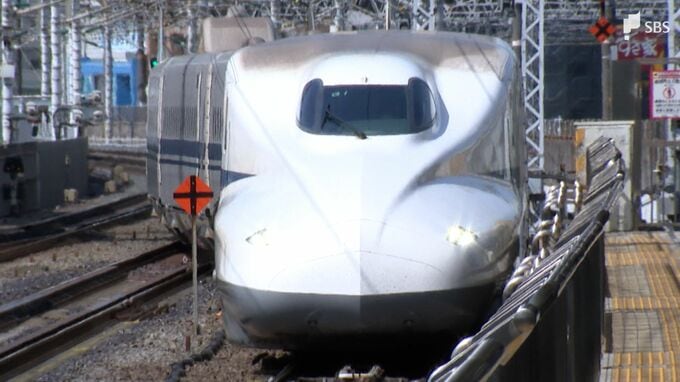 「11号車5番B席に不審物がある」東海道新幹線の車内に透明の筒に入った黒い液体 警察と消防が安全確認 一部の列車に遅れ 愛知・三河安城駅|TBS NEWS DIG