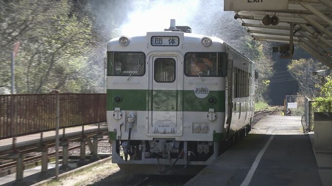 1982年製造の現役車両キハ40形　錦川鉄道「清流みはらし列車」　今シーズンの運行開始　山口・岩国　|　山口のニュース・天気・防災｜tys NEWS｜ｔｙｓテレビ山口