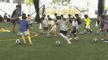 「運動って楽しい」を伝えたい…レノファ山口アンバサダー山瀬功治さんが子どもたちとサッカー交流　山口|TBS NEWS DIG