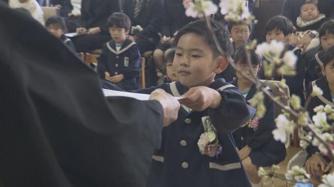 「友達とよく遊んだ！」「ピカピカの1年生になりたい！」寺で卒園式　この日だけの特別なブランコも登場　|　山口のニュース・天気・防災｜tys NEWS｜ｔｙｓテレビ山口