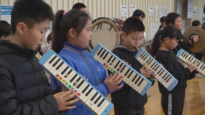 童謡「ふるさと」に涙する避難者も…「みんなに元気を届ける音楽会」児童が合唱と演奏を披露|TBS NEWS DIG