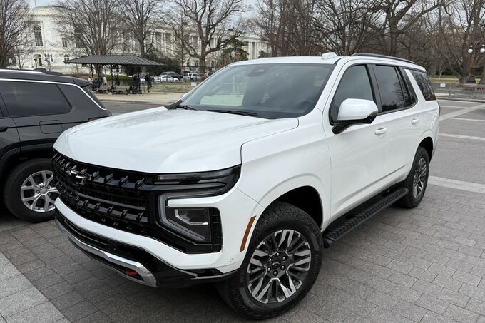 テスラ通勤「これが最後」と米議員－マスク氏のＤＯＧＥ広告塔と批判