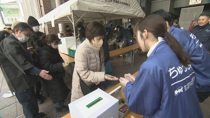 金沢市の近江町市場で鍋大会 1杯100円以上で能登半島地震支援チャリティー　|　石川県のニュース｜MRO北陸放送