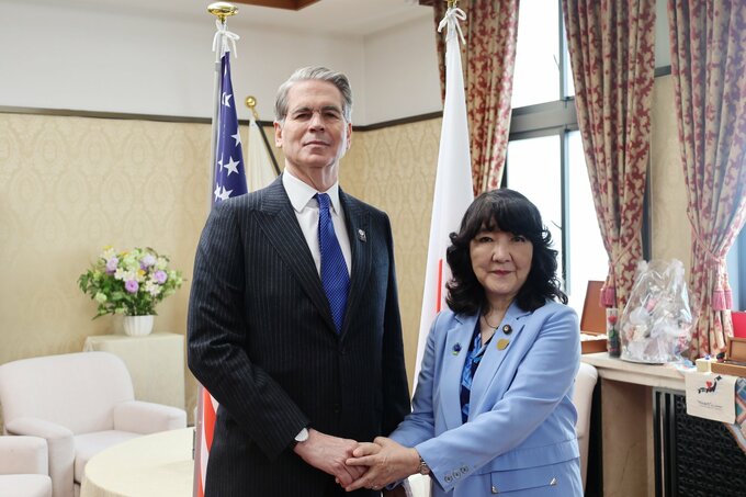 日米財務相、為替対応で「緊密な連携」を確認－5回目の対面会談