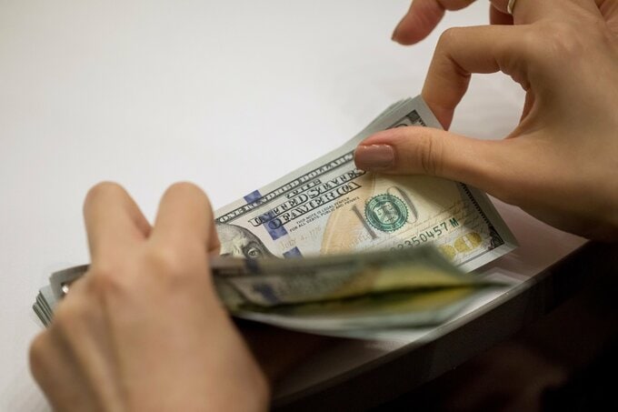 ドルと原油の相関が過去最高水準－イラン戦争背景に異例の連動